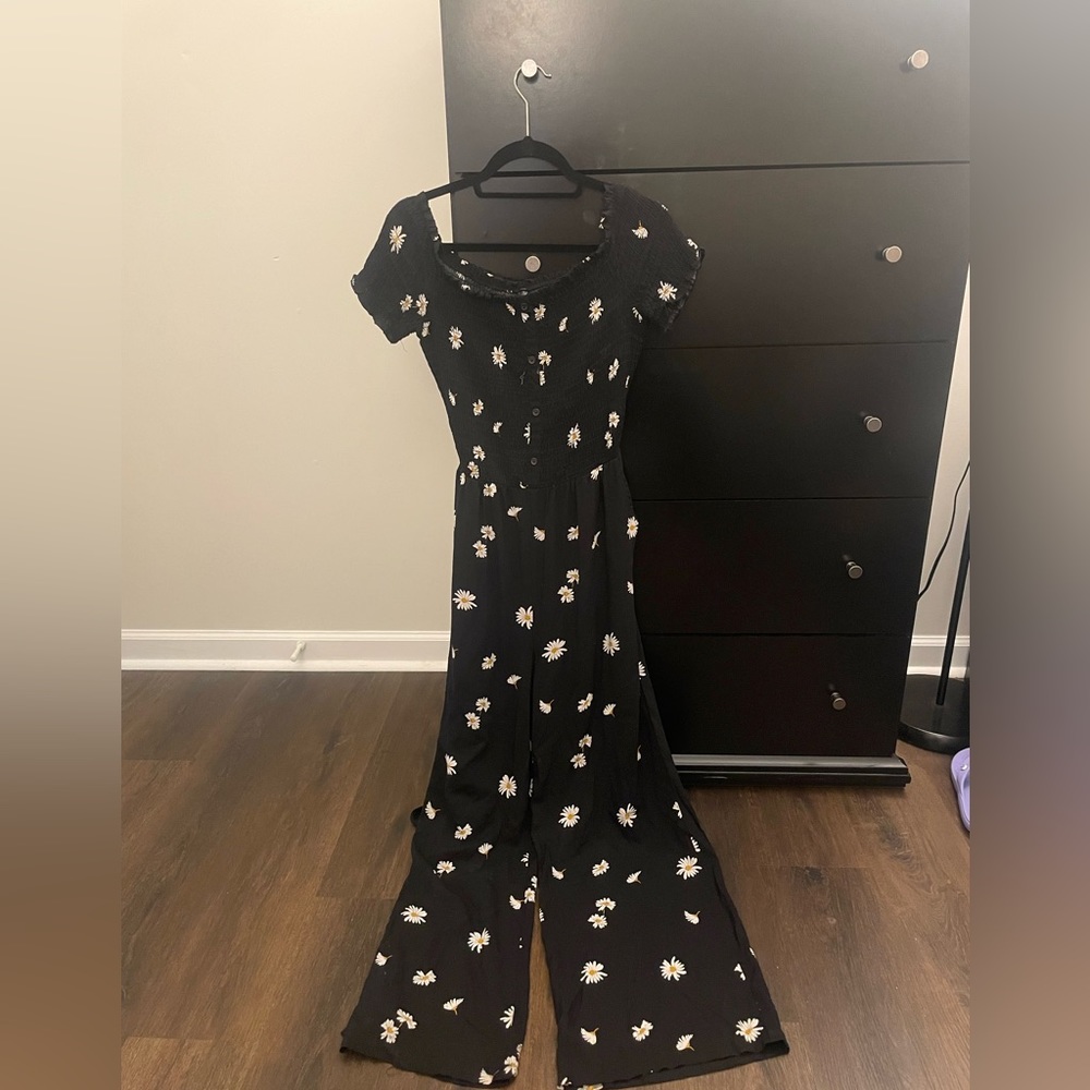 Black floral jumpsuit when daisies